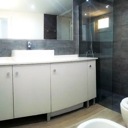 Apartment Bc *
